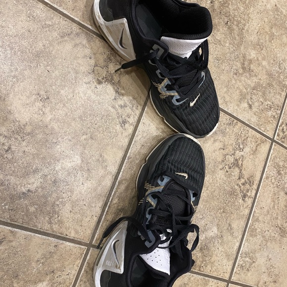 Men’s Nike sneakers - Picture 3 of 3